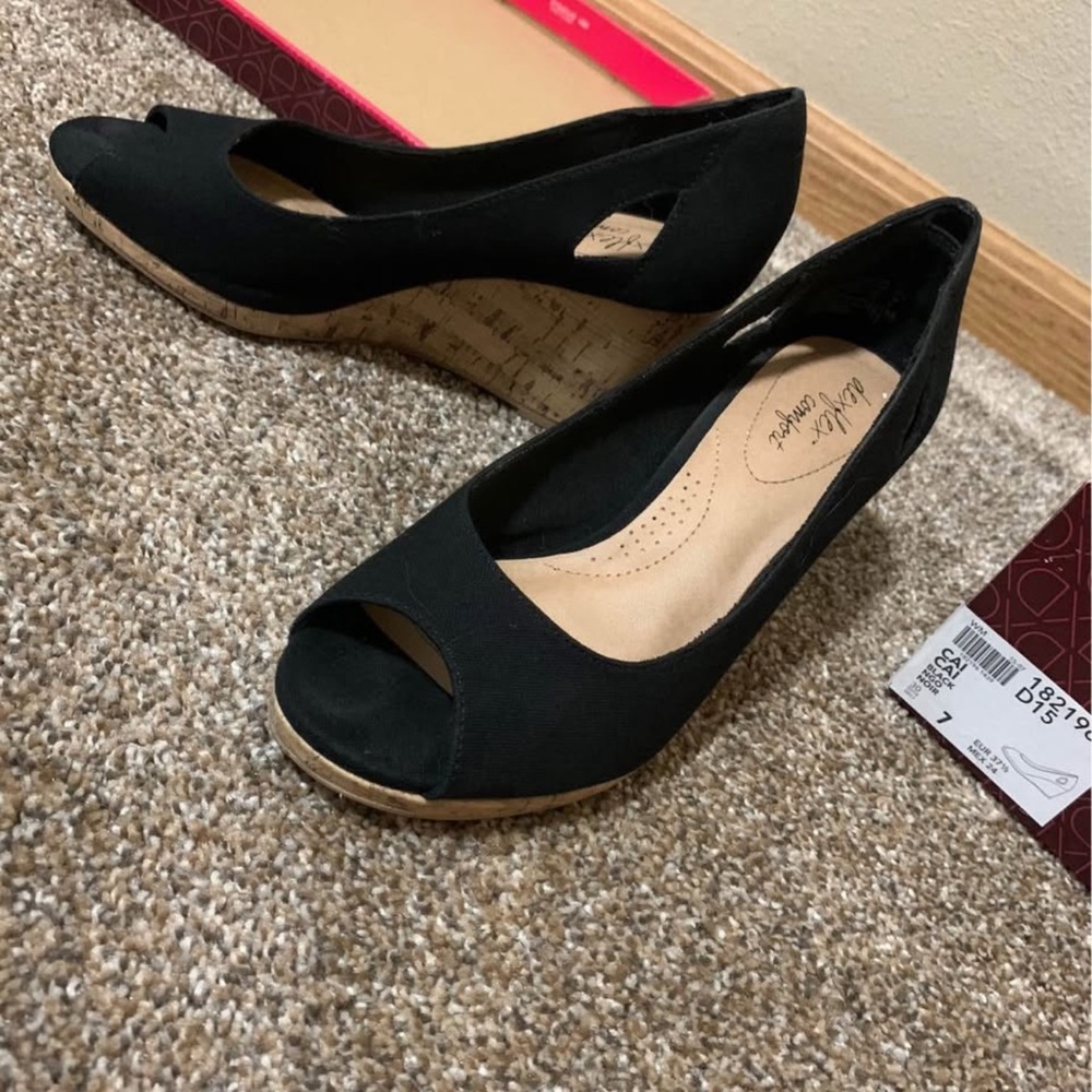 Dexflex Comfort Black Peep Toe Wedges